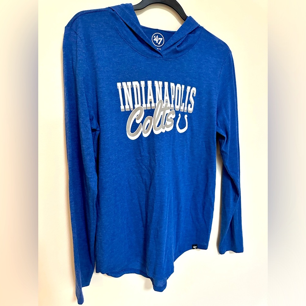 Indianapolis Colts 47 Brand hooded tshirt. NWOT.